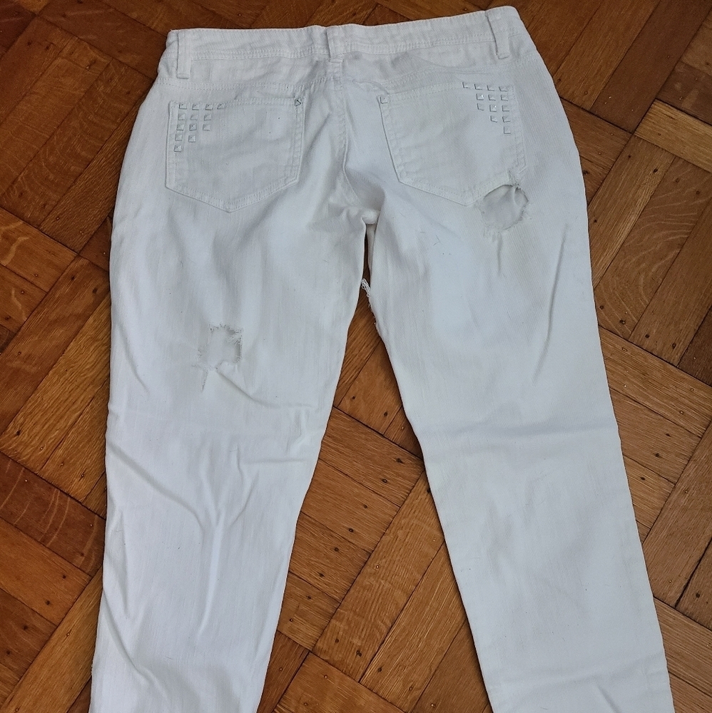 HP🔥🔥Really white distressed ripped jeans sz 5 - Picture 5 of 7